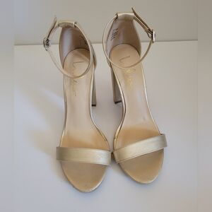 Lulu's Women's Heels size 7.5 Taylor Style Strapped